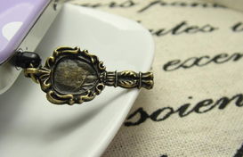 復古與實用的完美結合——清倉促銷中的古銅甜美化妝鏡手機鏈防塵塞